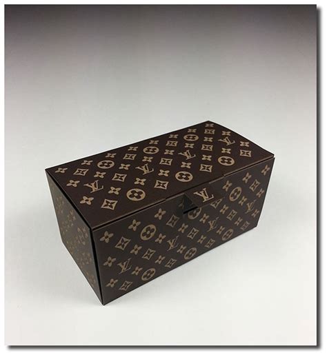 louis vuitton gift box.